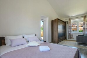 2 bedrooms, individually furnished, iron/ironing board - Boky Comfortable Holiday Residence (Vodnjan)