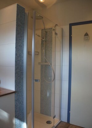 Apartment | Bathroom - Holiday Home Siel-huus (Neuharlingersiel)