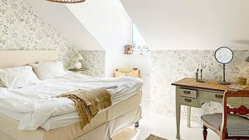 House | 2 bedrooms, individually furnished