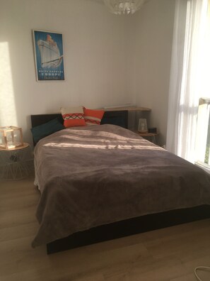 1 Schlafzimmer, Bügeleisen/Bügelbrett, Bettwäsche