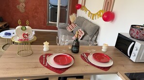 Smart TV - Maison Rénovée Avec un Jacuzzi Privatif. A 7 Minutes à Pieds du Centre-ville (Dinan)