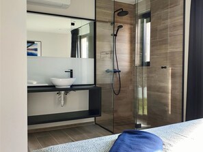 Villa | Bathroom