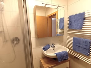 Apartment | Bathroom | Towels