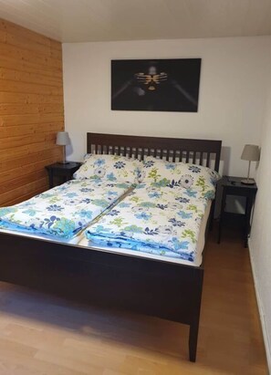 Apartemen | 2 kamar tidur dan dilengkapi dengan perabotan berbeda-beda