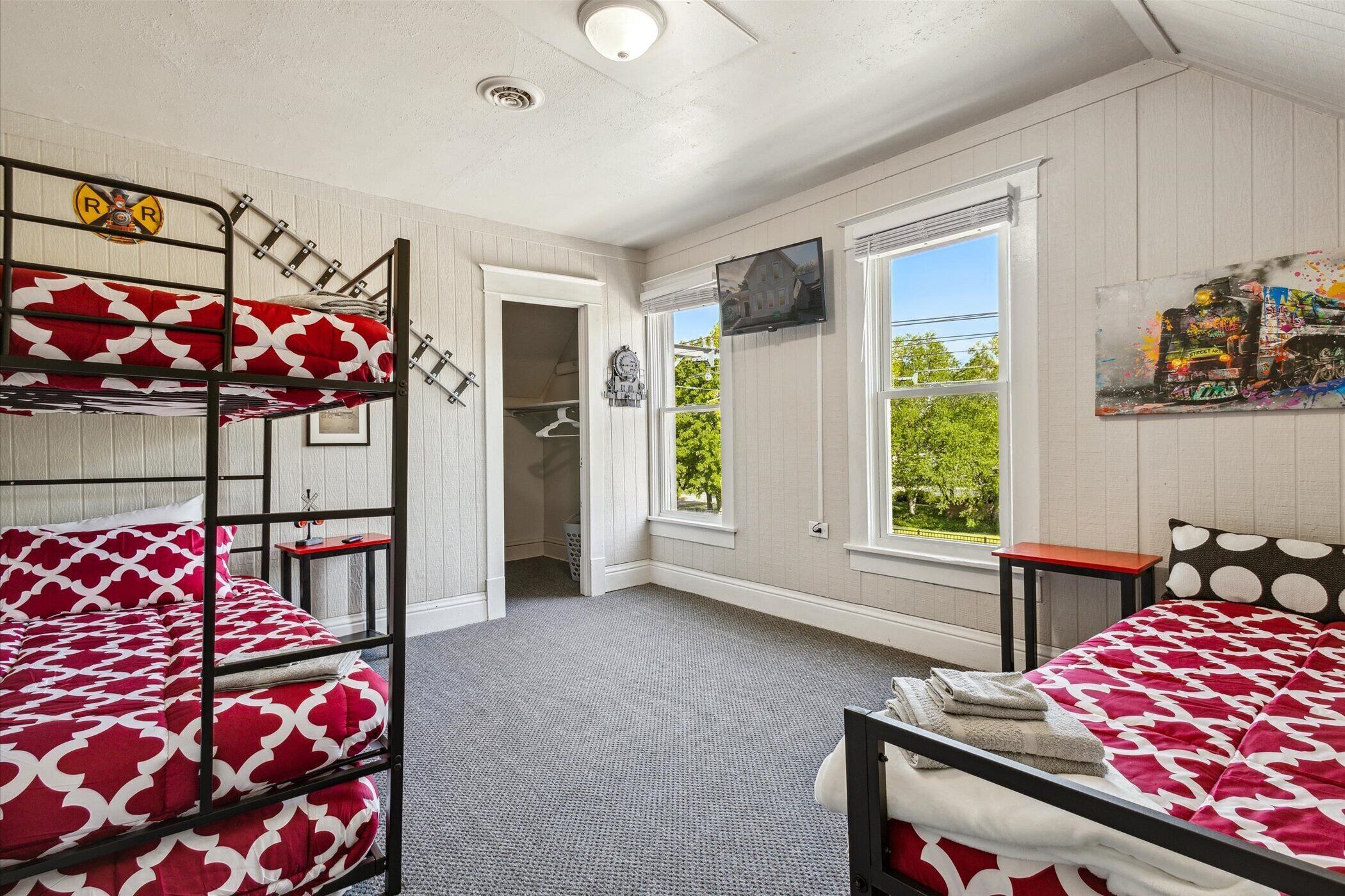 4 Schlafzimmer, Bügeleisen/Bügelbrett, Reisekinderbett, kostenloses WLAN