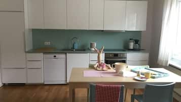House | Private kitchen | Oven, electric kettle