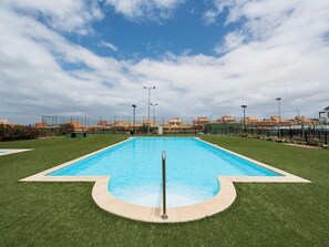 House | Pool | Outdoor pool - Spacious Vacation Home in Corralejo (La Oliva)