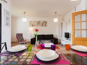 House | Dining - Spacious Vacation Home in Corralejo (La Oliva)