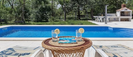 Casa | Alberca | Alberca techada y alberca al aire libre