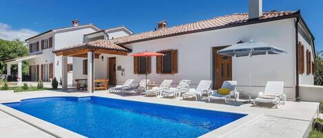 Hus | Pool | Inomhuspool och utomhuspool