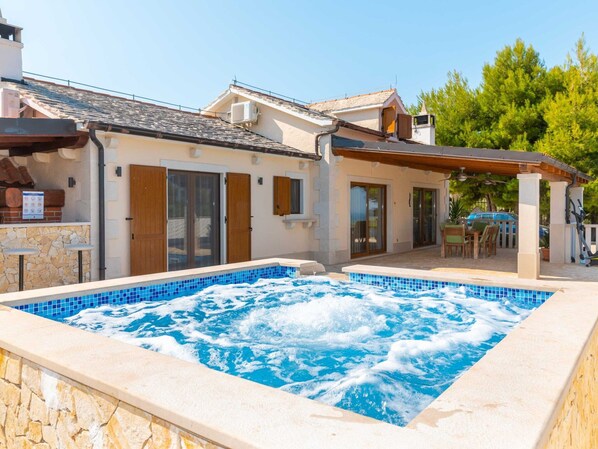 Property amenity - Villa Anabella - Four Bedroom Villa With Swimming Pool (Supetar)