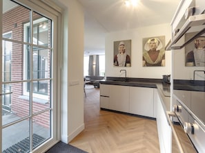Private kitchen - Villa in Zeeland Near Clean Beaches (Colijnsplaat)