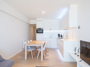 Apartment | Private kitchen | Electric kettle - Modern Apartment on the Seafront (Middelkerke)