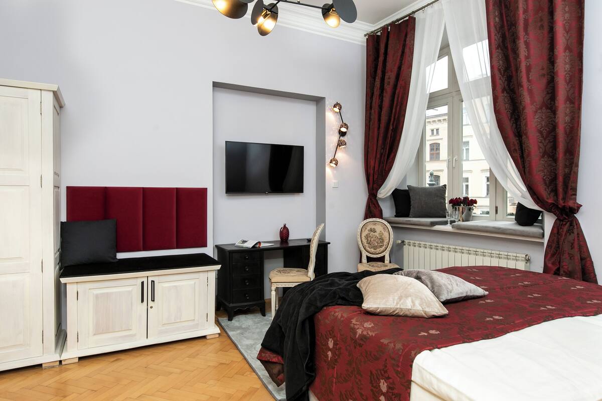 Romantisches Doppel- und Zweibettzimmer, Stadtblick