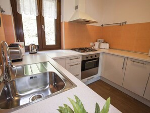 Nhà | Bếp riêng | Bếp nấu, máy rửa bát 