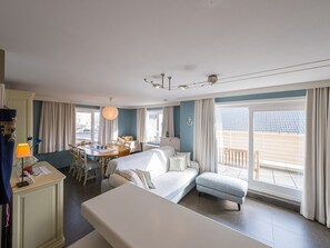 Apartment | Dining