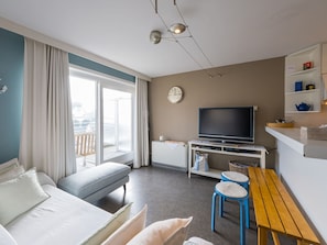 Apartment | Living area - Quiet Apartment With Sunny Terrace (Middelkerke)