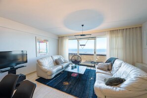 Apartment | Living area - Flat in Koksijde With Sea Views (Middelkerke)