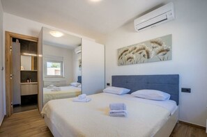 Casa | 3 quartos, individualmente mobiliados, ferros/tábuas de passar roupa