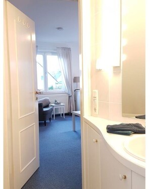 Apartment | Bathroom - Apartment in Lower Saxony (Halstenbek)