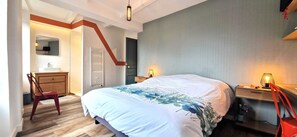 4 chambres, fer et planche à repasser, Wi-Fi, draps fournis