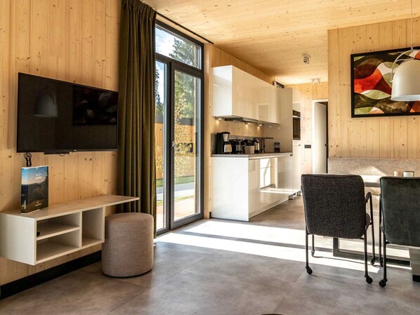 House | Private kitchen | Highchair