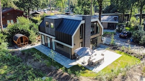 House | Exterior - Family Villa in Forest Park (Hoenderloo)