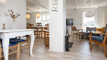 House | Dining