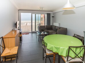 Apartment | Dining - Cosy Apartment Near the Beach (Middelkerke)