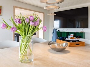 House | Dining - 12 Person Holiday Home in Blavand (Blavand)