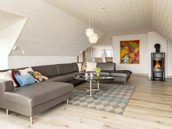 House | Living area - 12 Person Holiday Home in Blavand (Blavand)