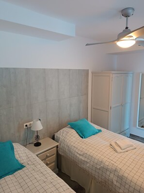 Apartemen | 2 kamar tidur dan dilengkapi dengan perabotan berbeda-beda