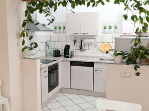 Lägenhet | Eget kök | Ugn, vattenkokare, brödrost och barnstol