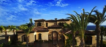 Novaispania Viceroy Luxury Villa, 4BR/5BTH, Spacious, Infinity Pool, Ocean Views