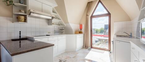 Apartment | Private kitchen | Electric kettle, toaster