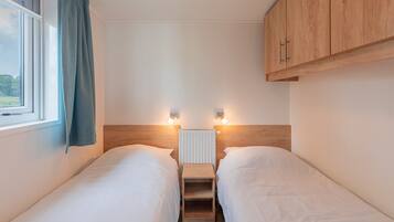 Chalet | 2 bedrooms, individually furnished, bed sheets