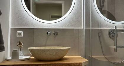 Eiderhuus Modern Retreat