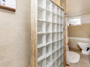 House | Bathroom - 6 Person Holiday Home in Soby Aero (Soby)