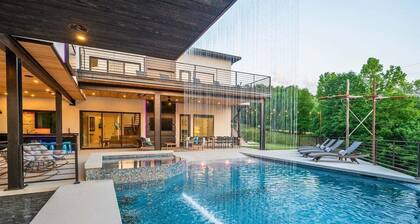 Luxe Escape, Sleeps 24, Heated Pool, Putting Green