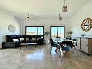 House | Dining - Villa in Velilla With Pool Near Beach (Almunecar)