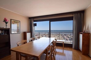 Apartment | Dining