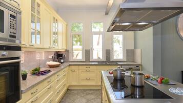 House | Private kitchen | High chair