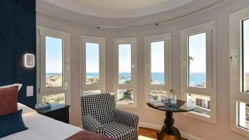 House | 6 bedrooms, individually furnished