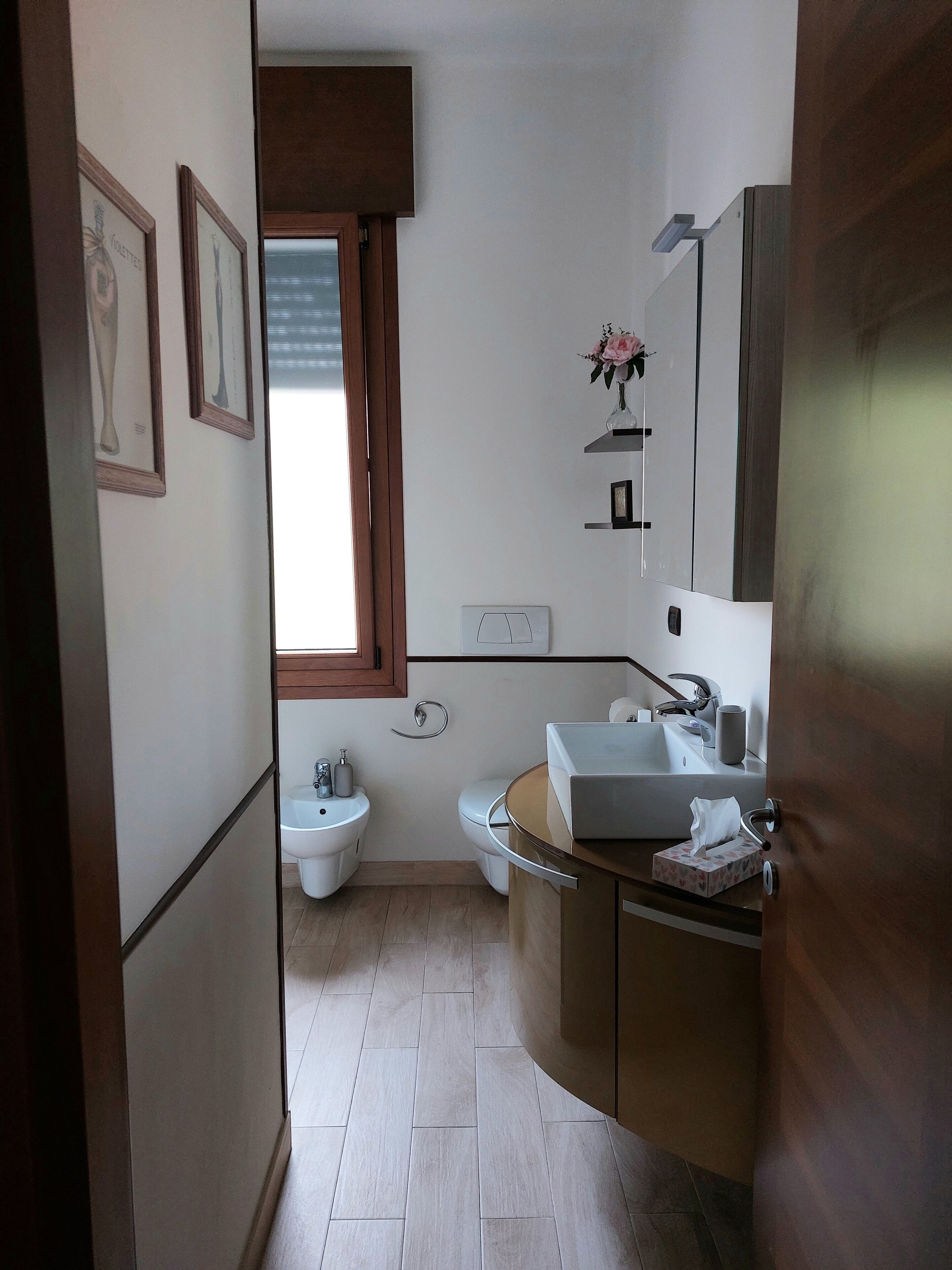 Dusche, Haartrockner, Bidet, Handtücher