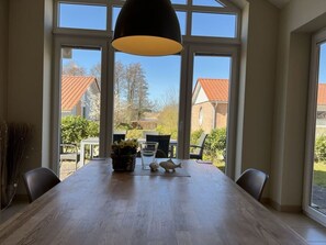 Dining - Northern Light House (Kosel)