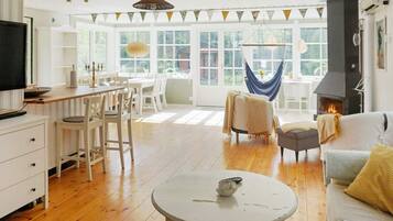 House | Dining