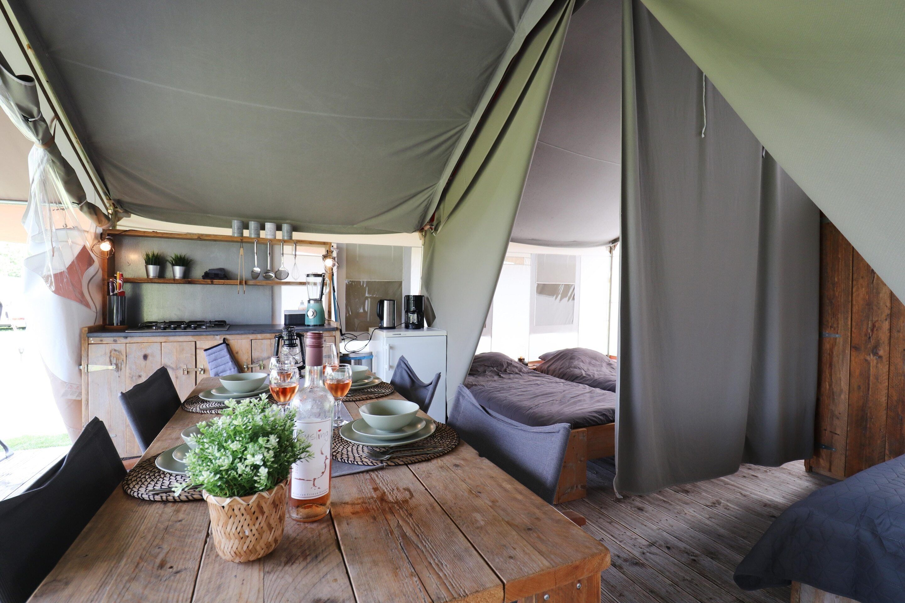Tent | Living room