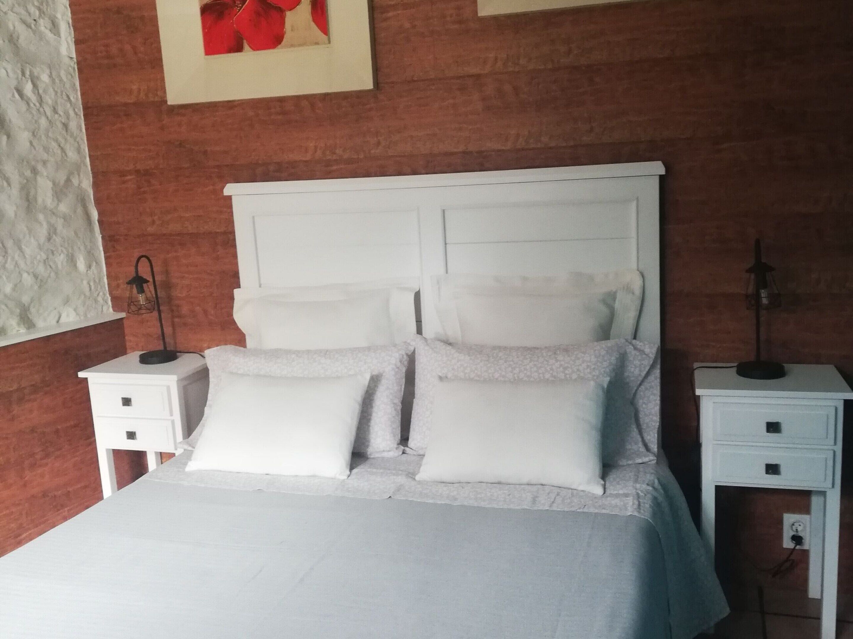 House | 1 bedroom, individually furnished, bed sheets