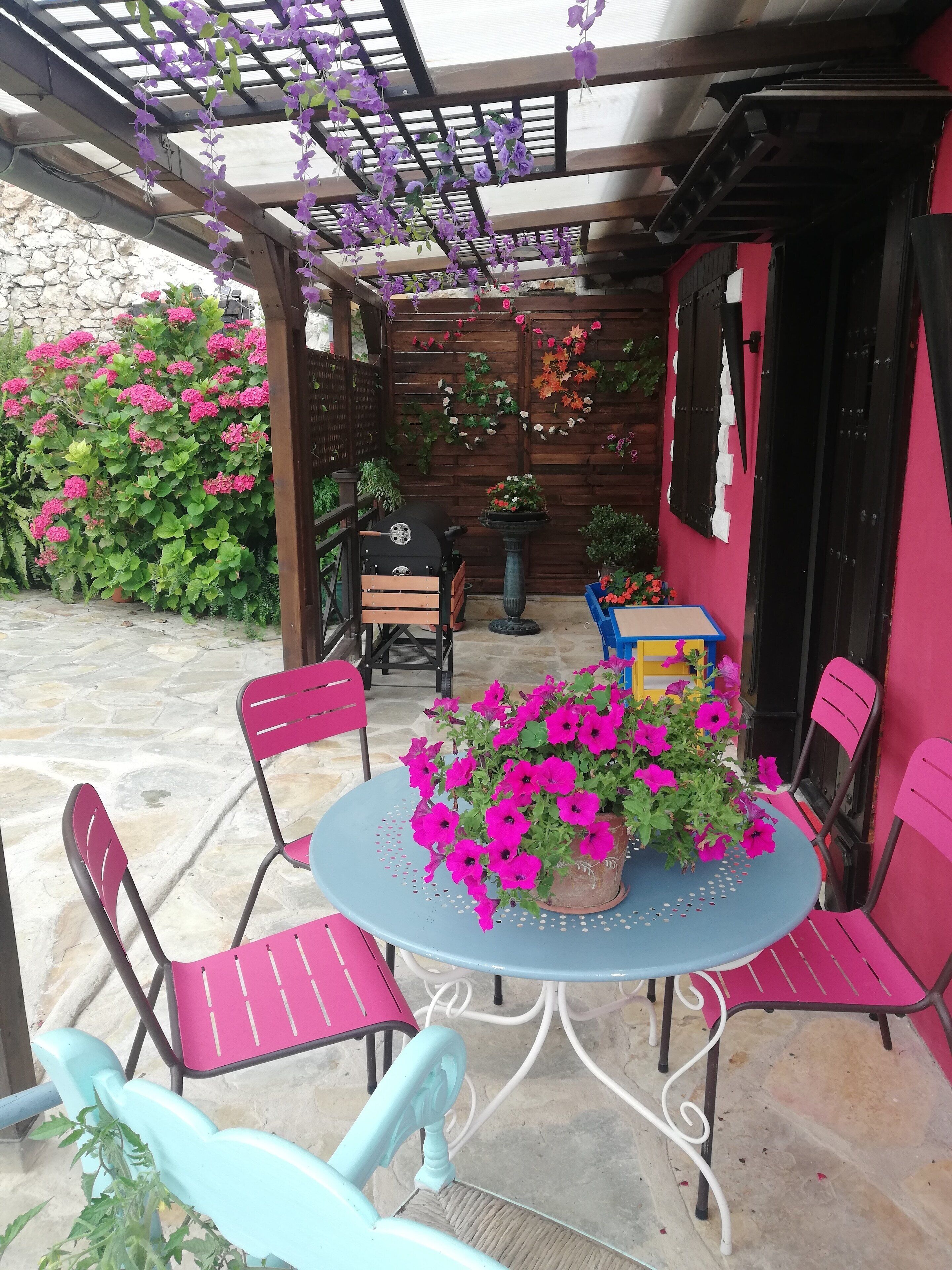 House | Outdoor dining