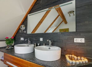 獨棟房屋 | 浴室 | 浴缸